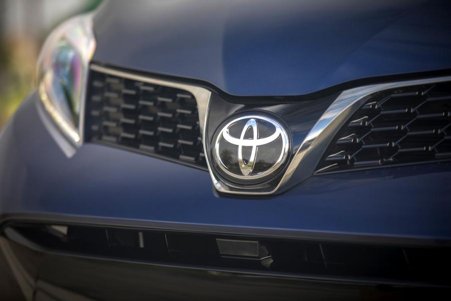 Детали экстерьера Toyota Sienna SE (XL30) 2017 года  (фото 29 из 34)